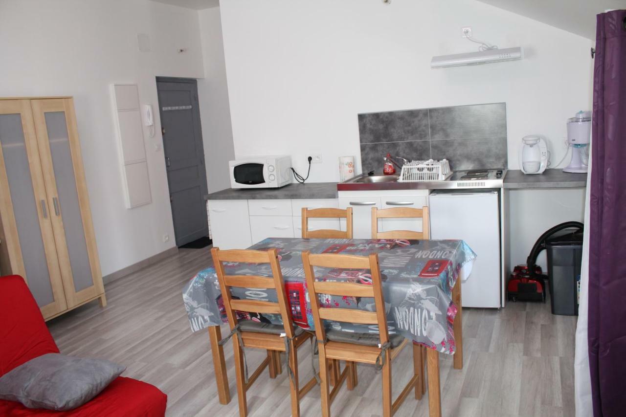 Ferienwohnung L'Oiseau Bleu Salin-de-Giraud Exterior foto