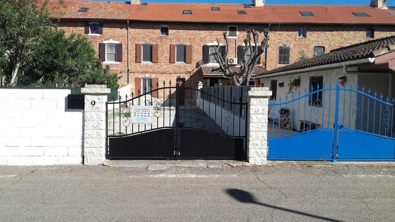 Ferienwohnung L'Oiseau Bleu Salin-de-Giraud Exterior foto