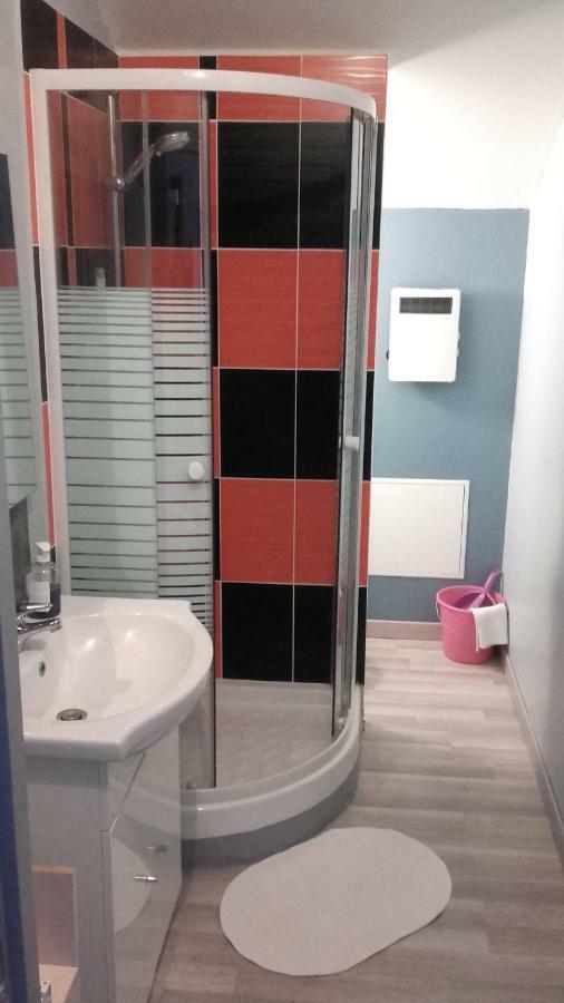 Ferienwohnung L'Oiseau Bleu Salin-de-Giraud Exterior foto