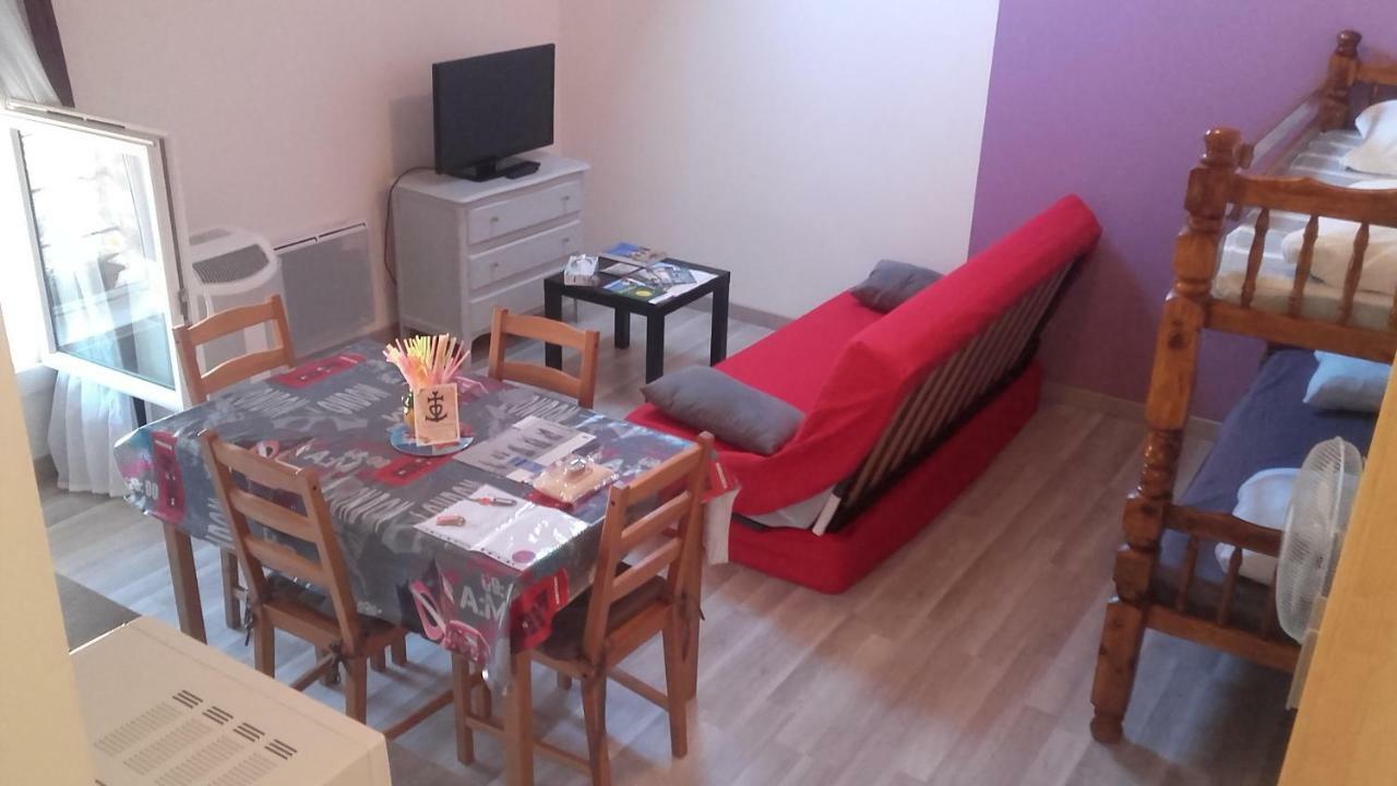 Ferienwohnung L'Oiseau Bleu Salin-de-Giraud Exterior foto