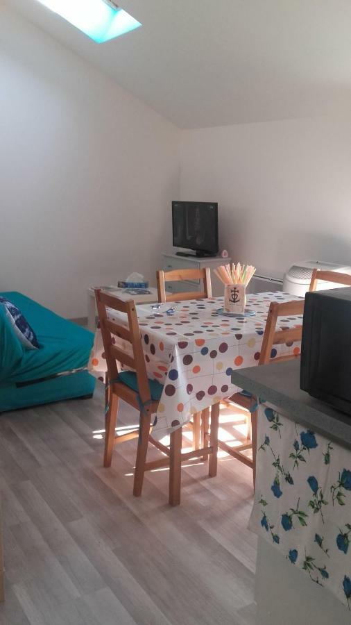 Ferienwohnung L'Oiseau Bleu Salin-de-Giraud Exterior foto