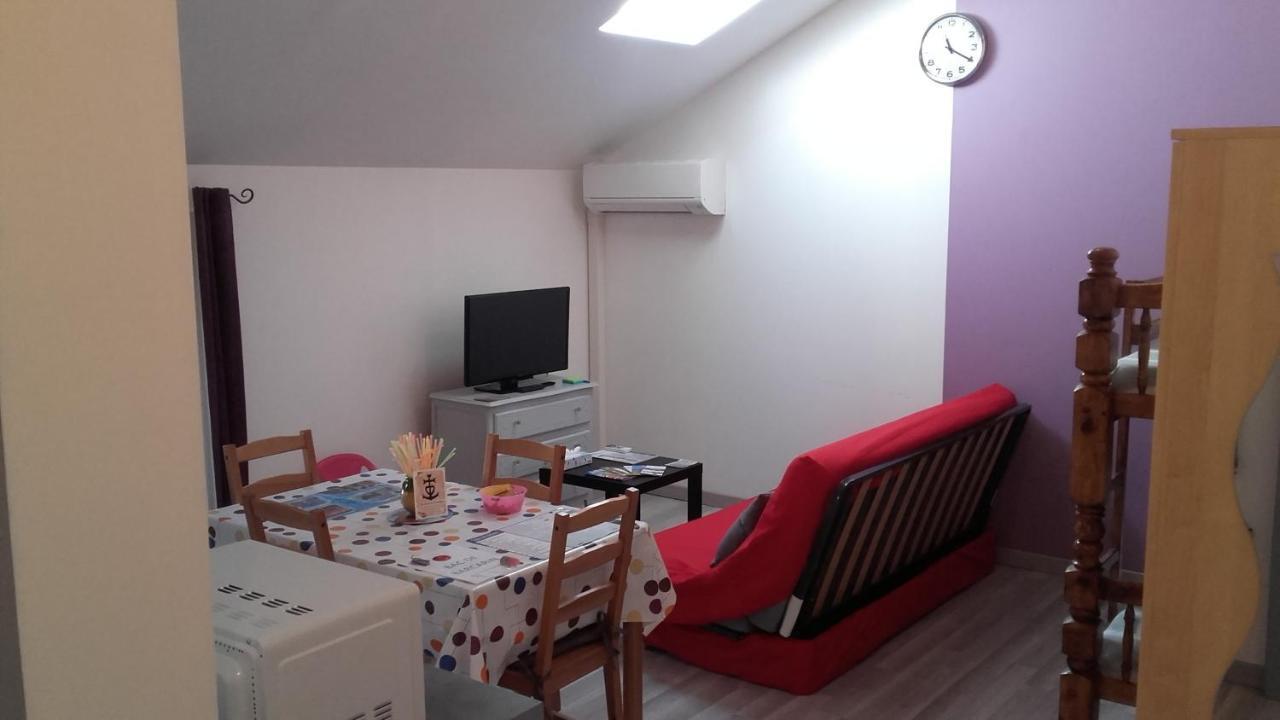 Ferienwohnung L'Oiseau Bleu Salin-de-Giraud Exterior foto